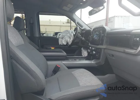 2021 Ford F-150 Xlt z USA, uszkodzony, nr VIN 1FTFW1E57MFA73842